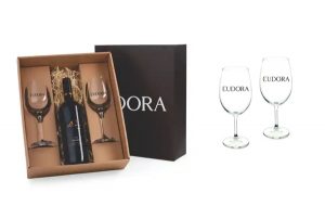 Kit vinho com Taças Personalizadas 1